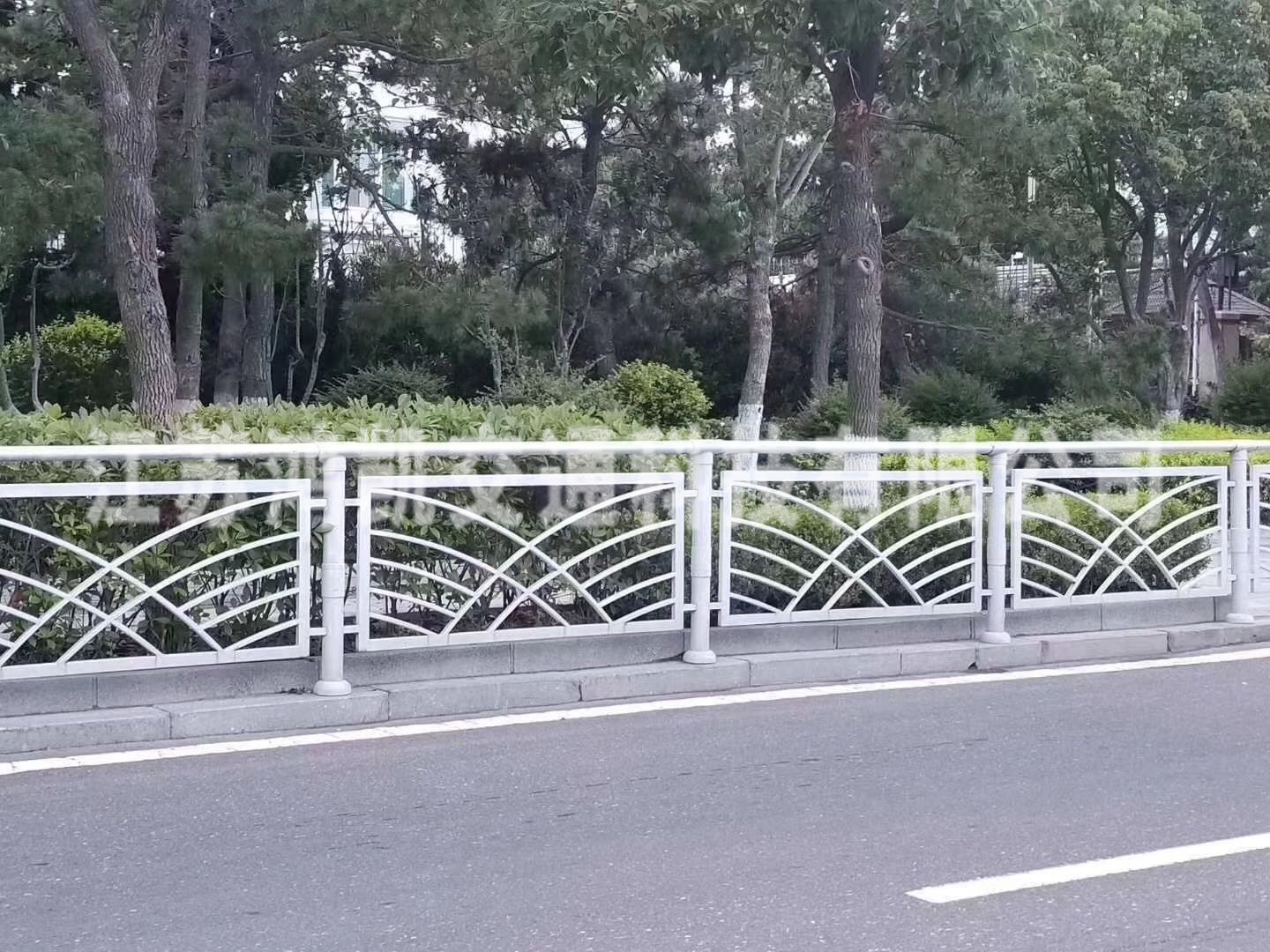草坪護欄
